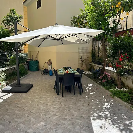 Apartment Mirea Garden Naples